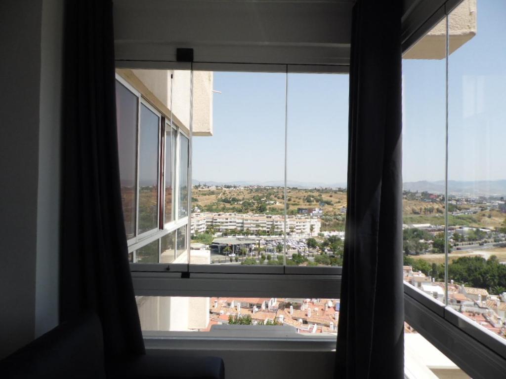Апартаменты La Torre De La Colina Playa Торремолинос Экстерьер фото